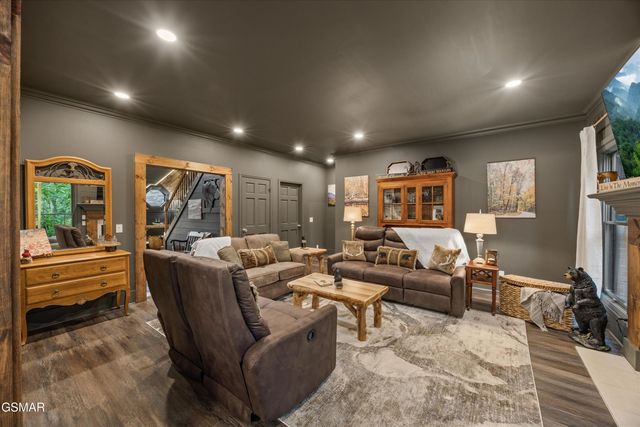 704 Blue Dun Court, Pigeon Forge, TN 37863