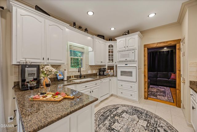 704 Blue Dun Court, Pigeon Forge, TN 37863