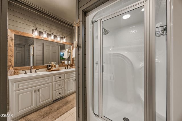 704 Blue Dun Court, Pigeon Forge, TN 37863