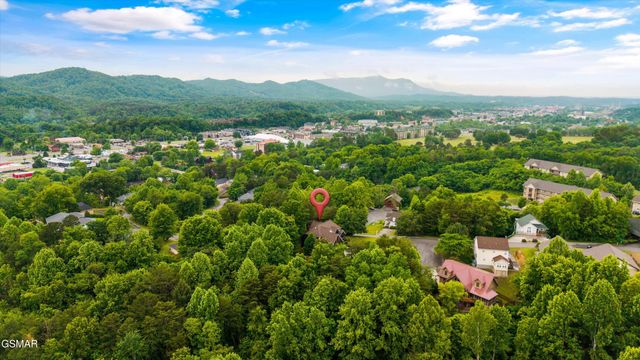 704 Blue Dun Court, Pigeon Forge, TN 37863