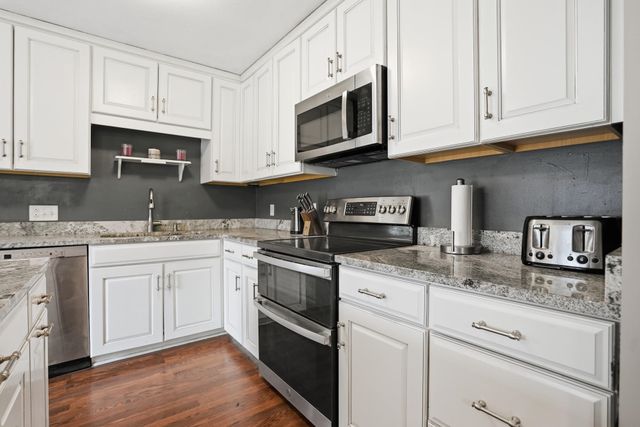 32 Gentes Road, Essex Junction, VT 05452