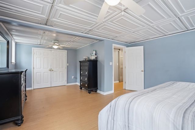 32 Gentes Road, Essex Junction, VT 05452