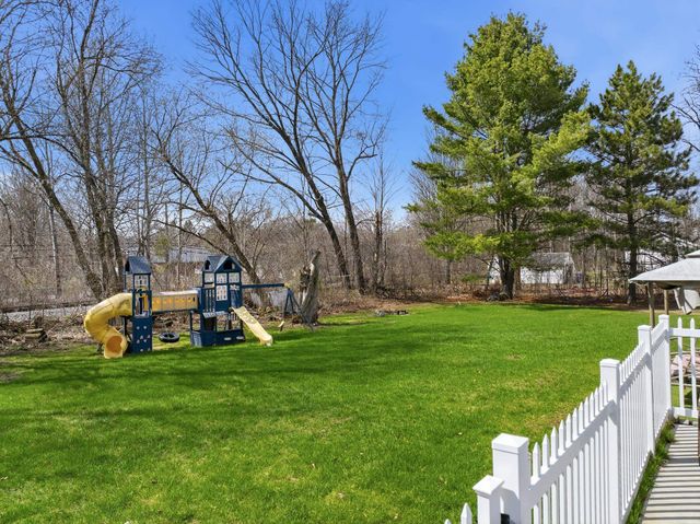 32 Gentes Road, Essex Junction, VT 05452