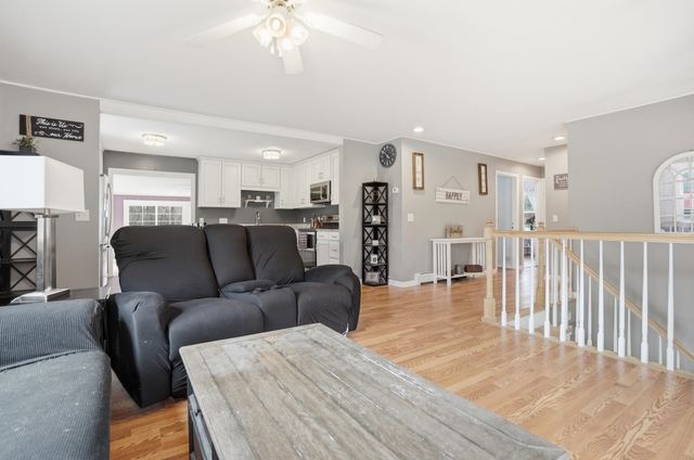 32 Gentes Road, Essex Junction, VT 05452