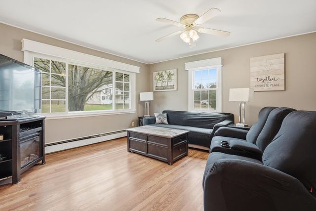 32 Gentes Road, Essex Junction, VT 05452