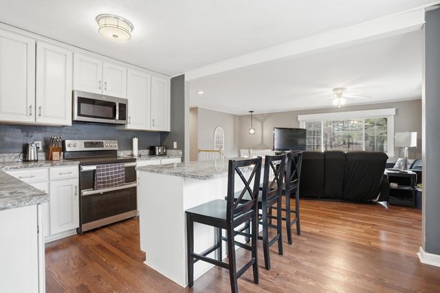 32 Gentes Road, Essex Junction, VT 05452