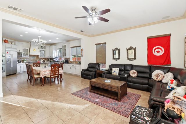 8900 Belford Ct, Roseville, CA 95747