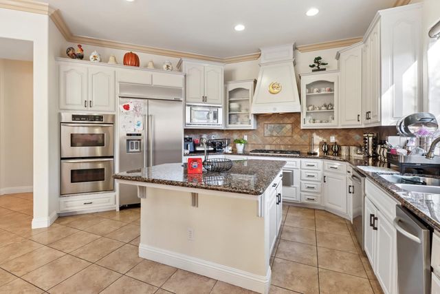 8900 Belford Ct, Roseville, CA 95747