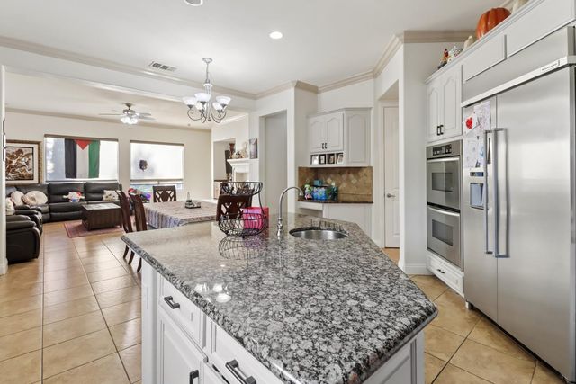 8900 Belford Ct, Roseville, CA 95747