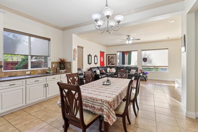 8900 Belford Ct, Roseville, CA 95747