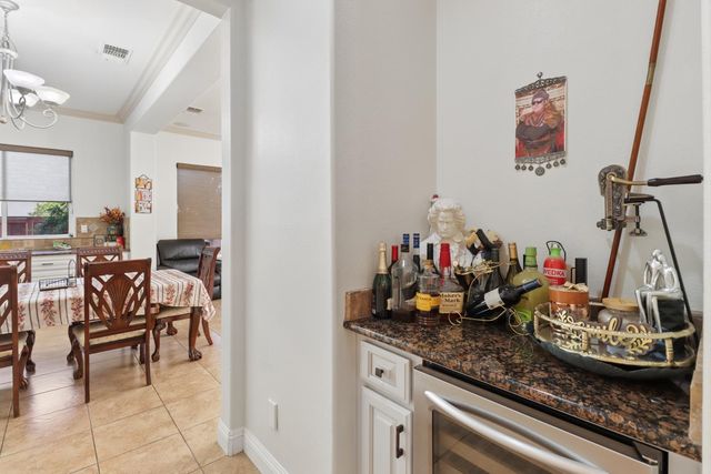 8900 Belford Ct, Roseville, CA 95747