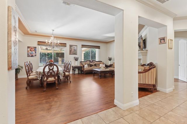 8900 Belford Ct, Roseville, CA 95747