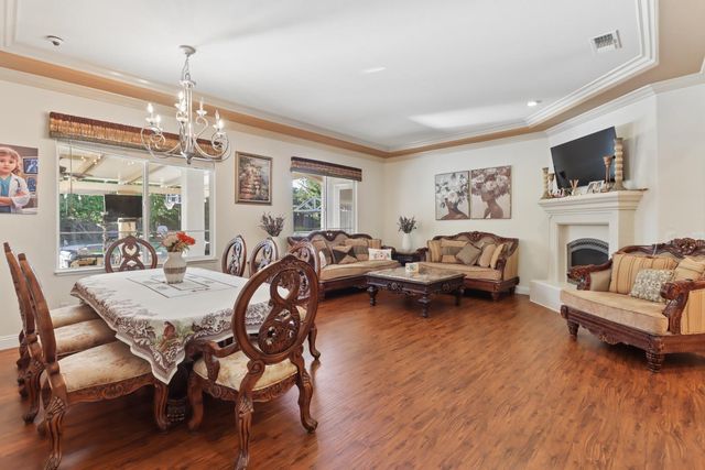 8900 Belford Ct, Roseville, CA 95747