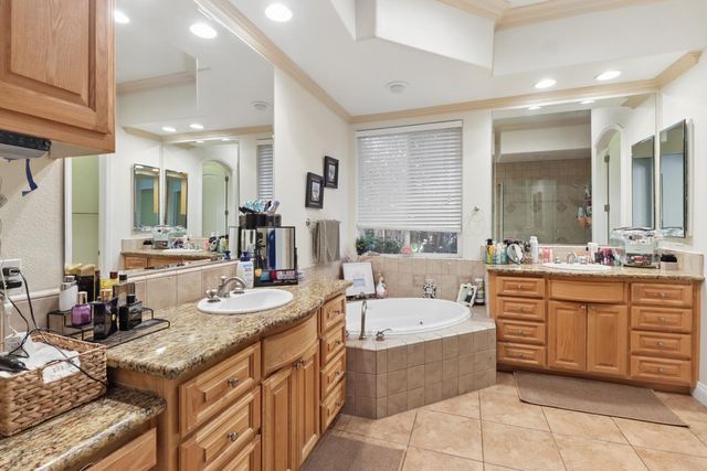 8900 Belford Ct, Roseville, CA 95747