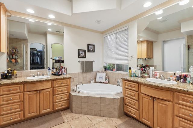 8900 Belford Ct, Roseville, CA 95747