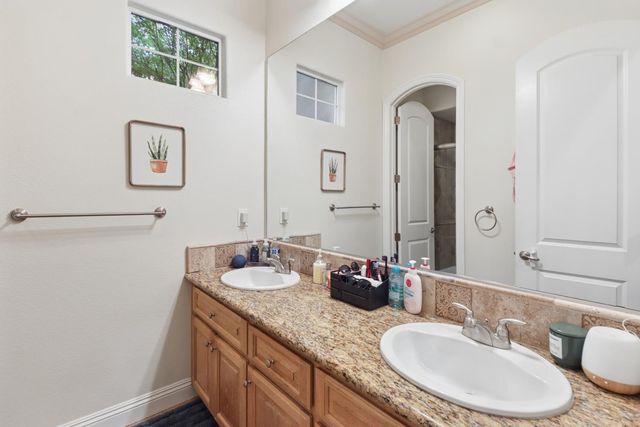 8900 Belford Ct, Roseville, CA 95747