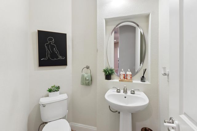 8900 Belford Ct, Roseville, CA 95747