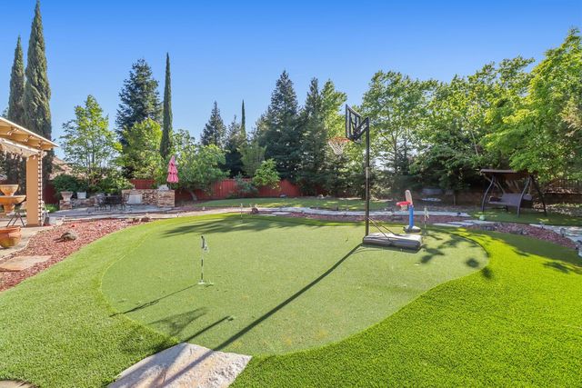 8900 Belford Ct, Roseville, CA 95747