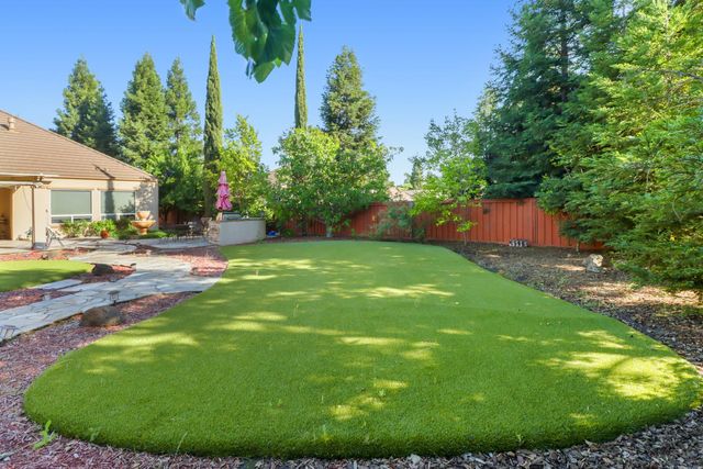 8900 Belford Ct, Roseville, CA 95747