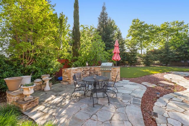 8900 Belford Ct, Roseville, CA 95747