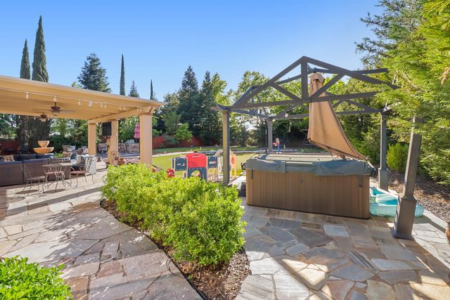 8900 Belford Ct, Roseville, CA 95747