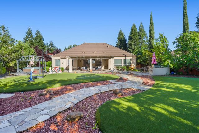 8900 Belford Ct, Roseville, CA 95747
