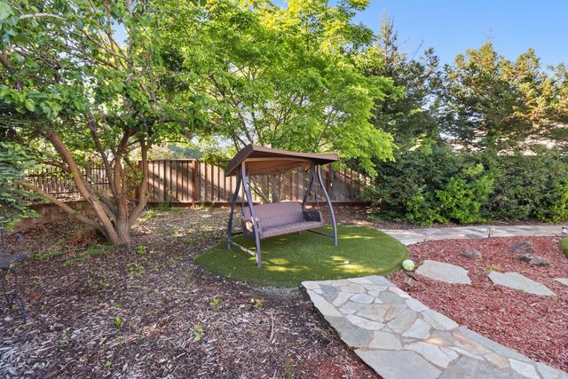 8900 Belford Ct, Roseville, CA 95747