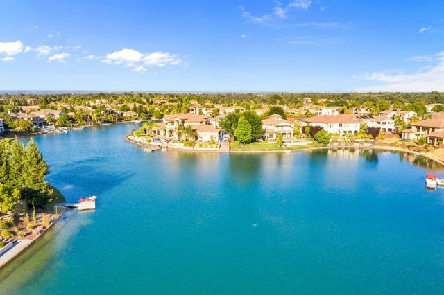 8900 Belford Ct, Roseville, CA 95747