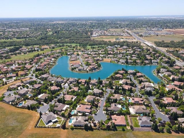 8900 Belford Ct, Roseville, CA 95747