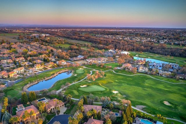 8900 Belford Ct, Roseville, CA 95747