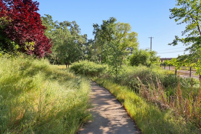 8900 Belford Ct, Roseville, CA 95747