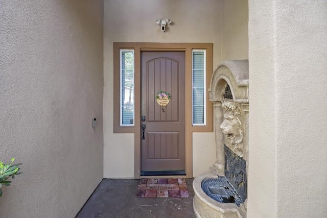 8900 Belford Ct, Roseville, CA 95747