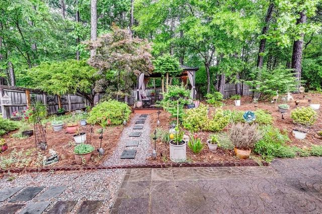 1427 Preserve Park Drive, Loganville, GA 30052