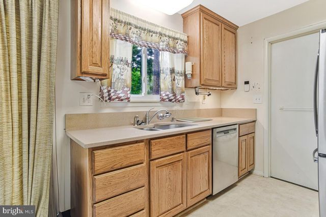 2266 EASTON CT, Waldorf, MD 20602