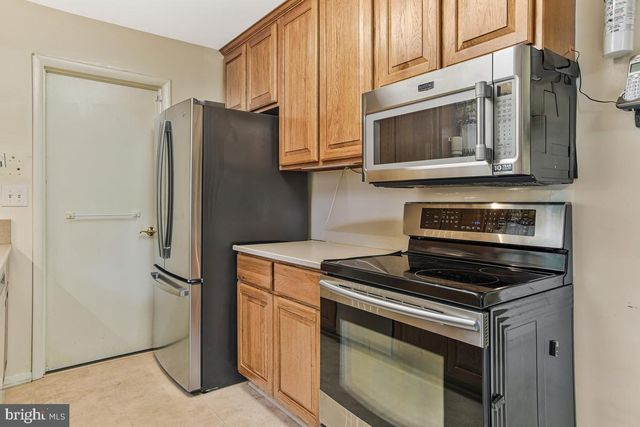 2266 EASTON CT, Waldorf, MD 20602