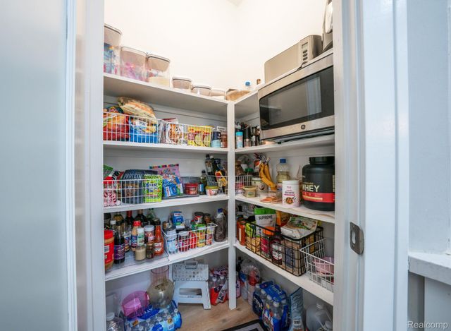 19853 Chase Drive, Macomb Township, MI 48042