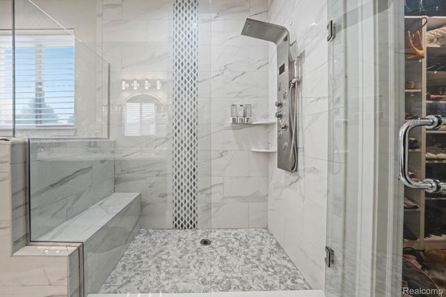 19853 Chase Drive, Macomb Township, MI 48042