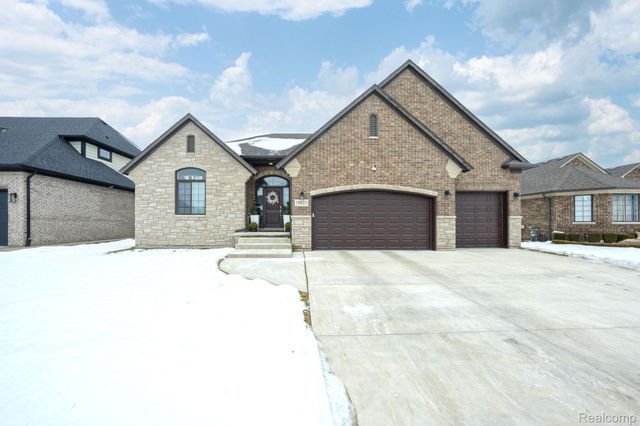 19853 Chase Drive, Macomb Township, MI 48042