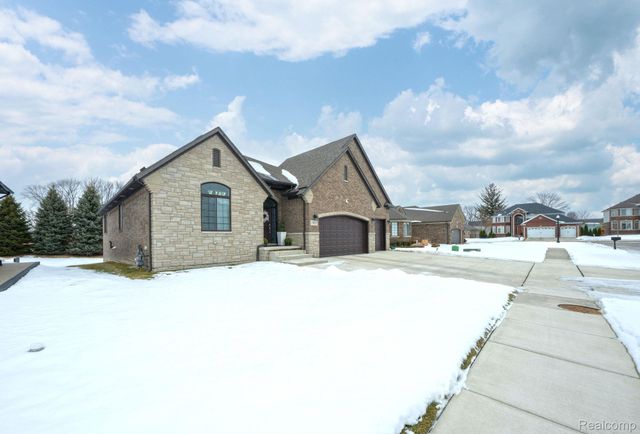 19853 Chase Drive, Macomb Township, MI 48042