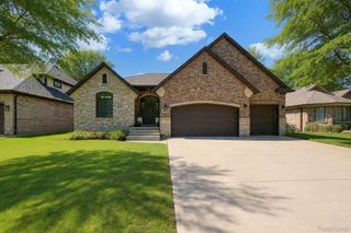 19853 Chase Drive, Macomb Township, MI 48042