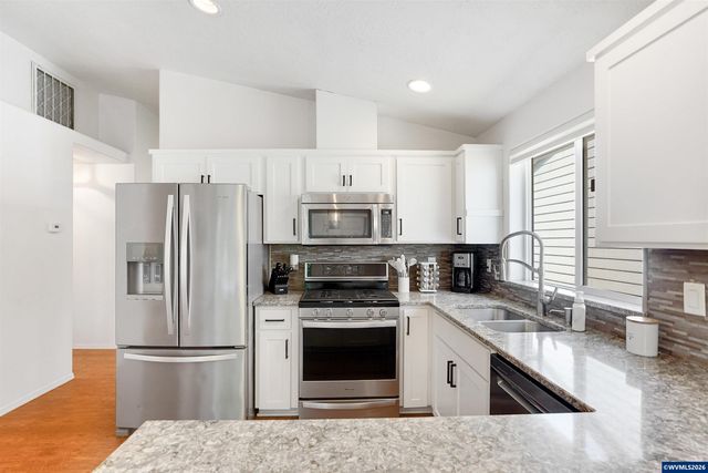 3426 Edward Dr SE, Salem, OR 97302