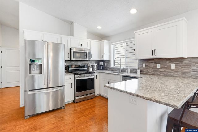 3426 Edward Dr SE, Salem, OR 97302