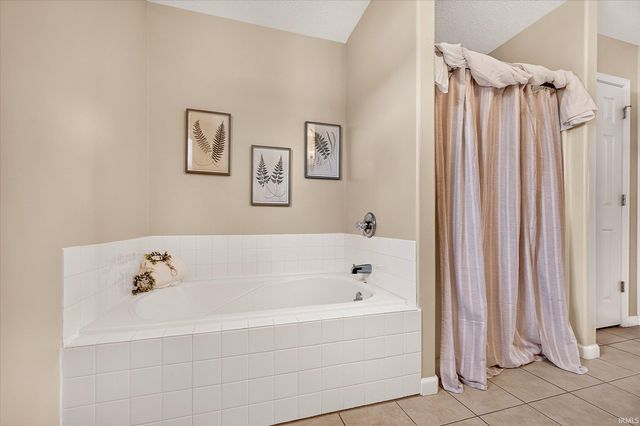 3900 Kyverdale Drive, Lafayette, IN 47909