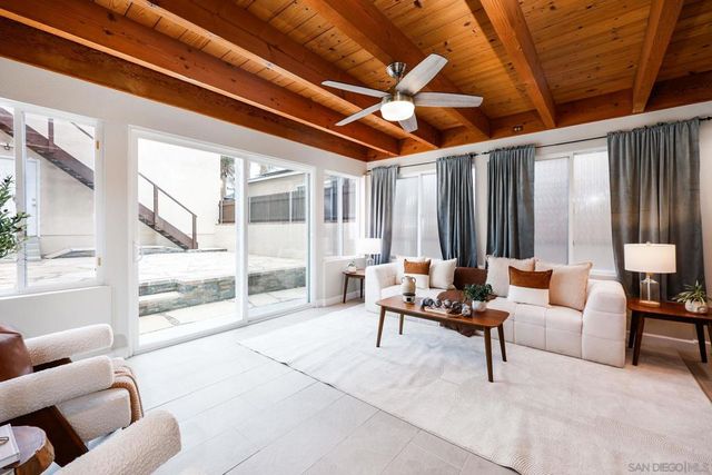 2114 Diamond St, San Diego, CA 92109