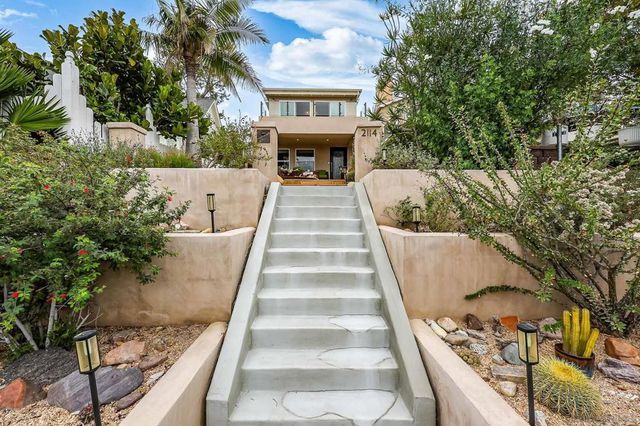 2114 Diamond St, San Diego, CA 92109