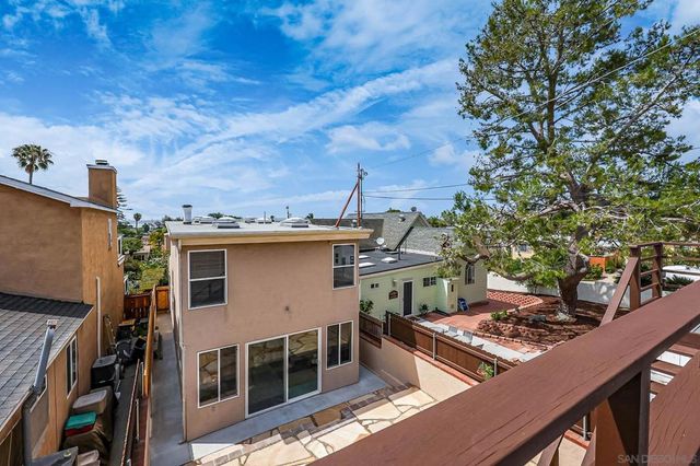 2114 Diamond St, San Diego, CA 92109