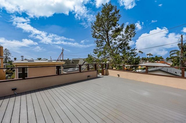 2114 Diamond St, San Diego, CA 92109