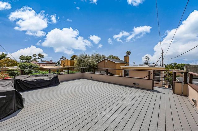2114 Diamond St, San Diego, CA 92109
