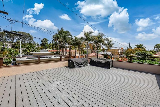 2114 Diamond St, San Diego, CA 92109