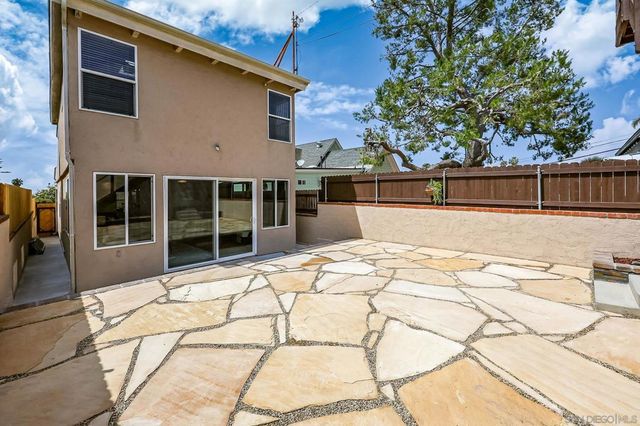2114 Diamond St, San Diego, CA 92109